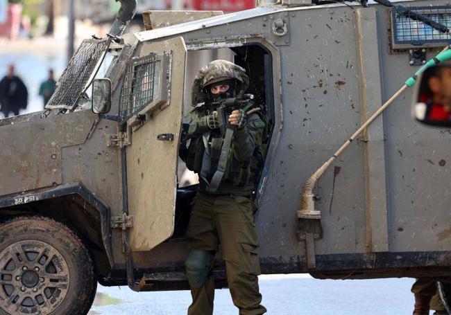 Un soldado israelí durante una incursión militar en Jenin.