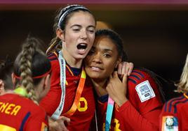 Las jugadoras de la selección española celebran el título del Mundial logrado en Sídney.