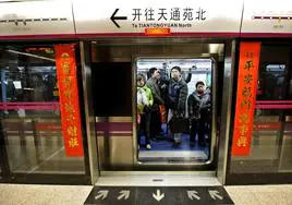 Más de 500 personas acaban en el hospital tras un accidente en el metro de Pekín