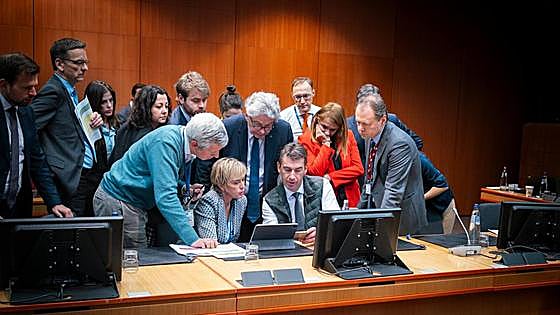 La ley de Inteligencia Artificial costará hasta 500 euros por empleado a las pymes