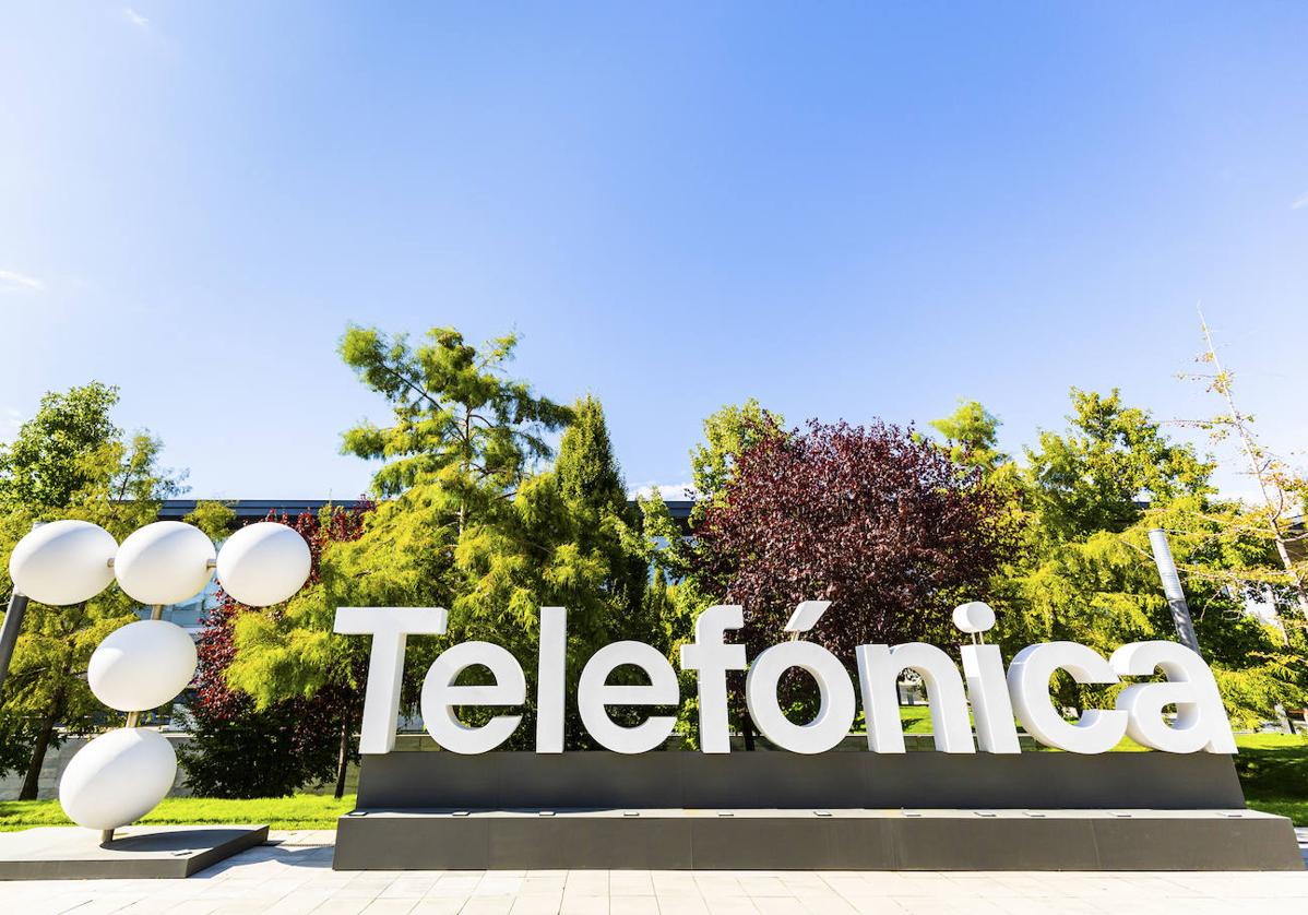 Telefónica mejora hasta el 63% del sueldo las condiciones del ERE