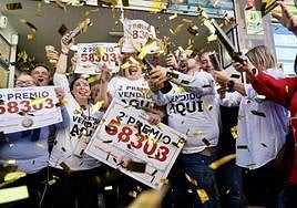 Las celebraciones de los premios de la lotería, en imágenes