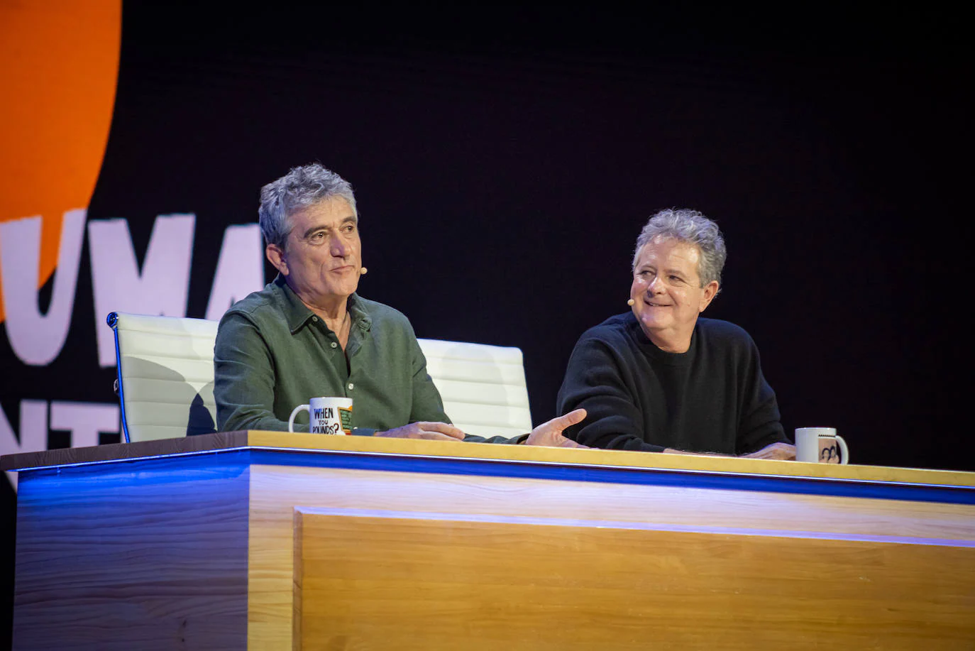 Guillermo Fesser y Juan Luis Cano, durante la grabación del especial.