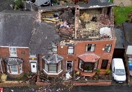 Viviendas en Stalybridge afectadas por el tornado.