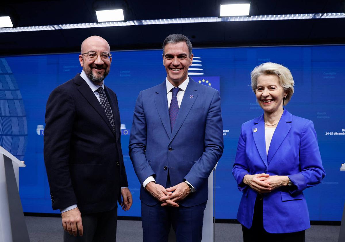 Charles Michel, Pedro Sánchez y Úrsula von der Leyen.