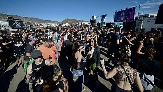 Miles de personas reciben el Año Nuevo en una 'rave' ilegal en Murcia