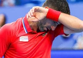 Djokovic preocupa a diez días de Australia