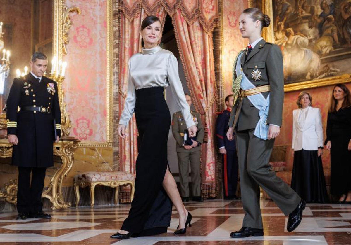 La Reina Letizia y la Princesa Leonor durante la recepción este sábado en la Pascua Militar.