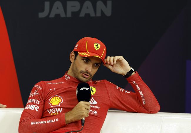 Carlos Sainz Jr. durante la rueda de prensa tras finalizar tercero en el Gran Premio de Japón.