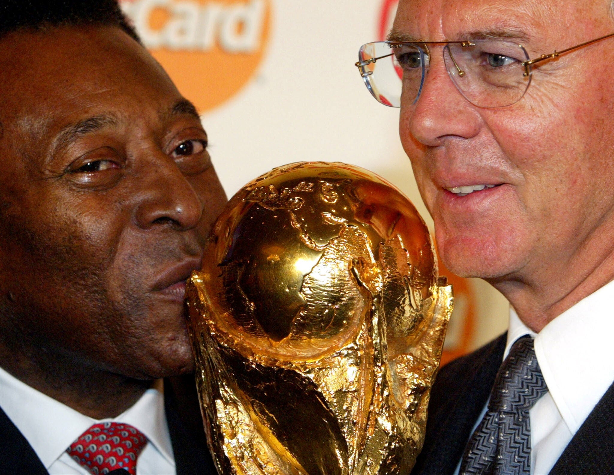 Pelé y Beckenbauer, dos mitos del fútbol mundial.