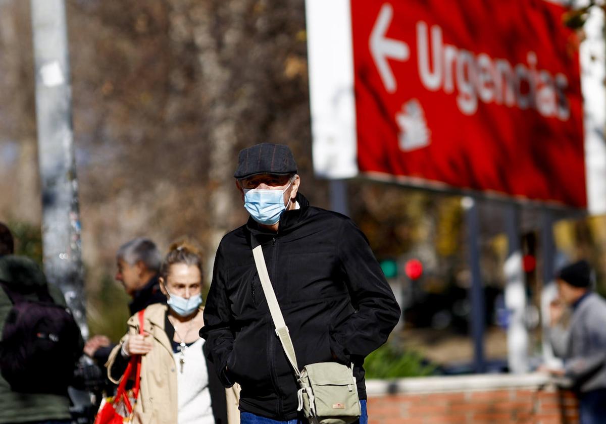 La mascarilla será necesaria para entrar en centros sanitarios desde hoy mismo