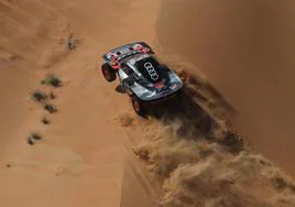 Carlos Sainz tuvo una jornada redonda en el Dakar.