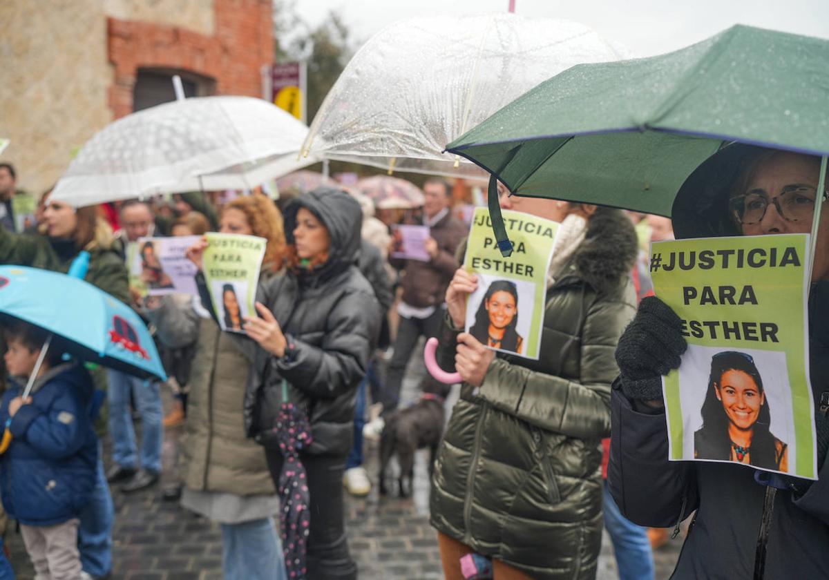 Concentración convocada este domingo en Traspinedo (Valladolid) con el lema «Dos años sin ti. Dos años sin justicia» para recordar a Esther López.