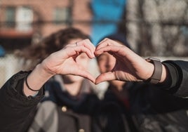 San Valentín 2024: Los mejores regalos para sorprenderlas a ellas