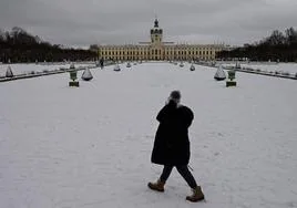 La borrasca 'Gertrud' ha cubierto de nieve Berlín, entre otros rincones de Alemania.