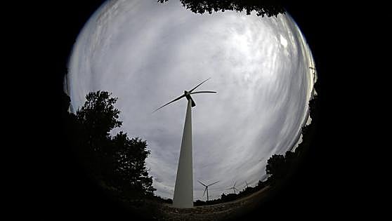 La lista de malas prácticas del despliegue de energías renovables en España