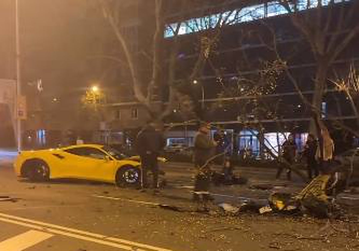 Ferrari 488 GTB destrozado en la Castellana
