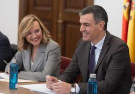 La ministra Pilar Alegría y el presidente del Gobierno Pedro Sánchez.