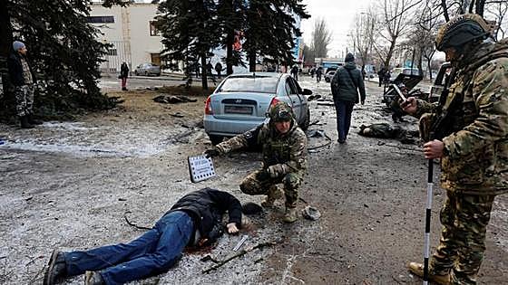 Las tropas rusas no cejan en sus intentos de ganar terreno en la región de Donetsk