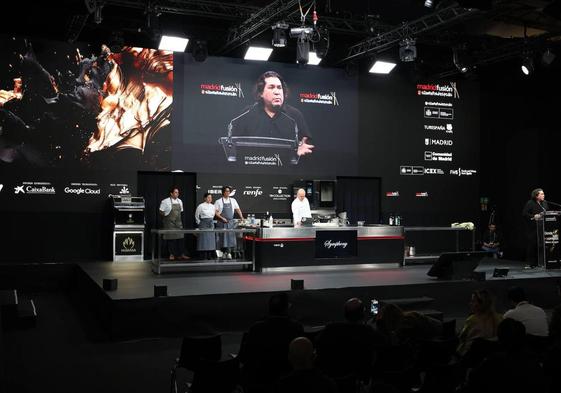 Vista panorámica de la ponencia de los tres cocineros peruanos.