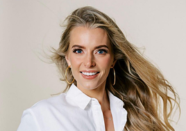 Las imágenes de la 'bailarina granjera' que se lanzó a la pasarela