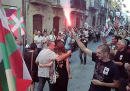 Recibimiento en Oñati (Guipúzcoa) al preso de ETA Xabier Ugarte, uno de los secuestradores de Ortega Lara