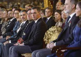 Pedro Sánchez asiste a la recepción anual al cuerpo diplomático en el Palacio Real, presidido por Felipe VI.