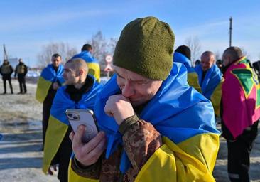 Moscú y Kiev retoman los canjes tras la muerte de 65 prisioneros en un traslado