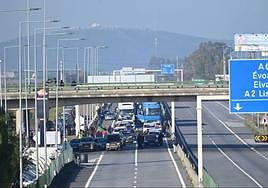 Corte en la A-5 por el bloqueo de los agricultores lusos en la frontera de Caya.