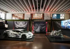 La Ducati y el Lamborghini en la exposición