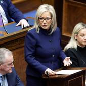 Michelle O'Neill lleva al Sinn Féin a liderar Irlanda del Norte por primera vez
