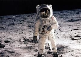 Aldrin pasea por la Luna en 1969.