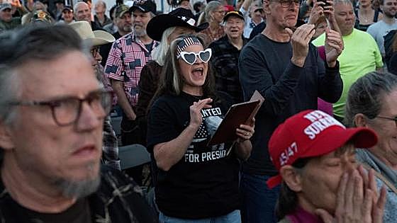 Los 'patriotas' de Trump toman la frontera