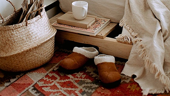Siéntete cómodo en casa con estas zapatillas de invierno