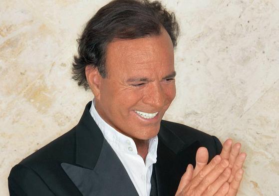 Julio Iglesias.