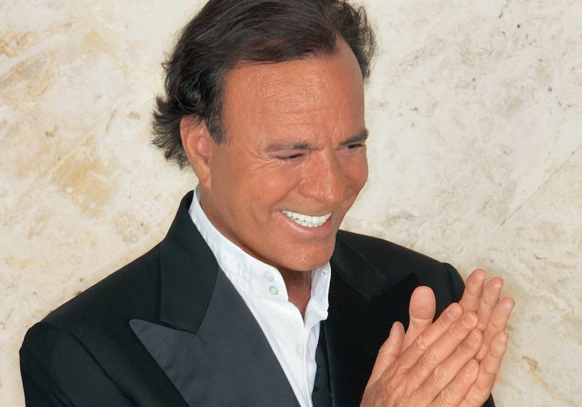 Julio Iglesias.