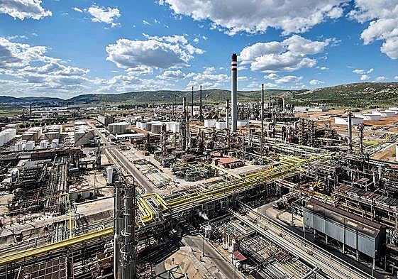 Complejo industrial de Puertollano de Repsol.