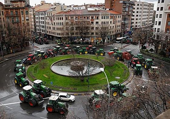 Tractores vuelven hacia Brunete en la carretera M-503