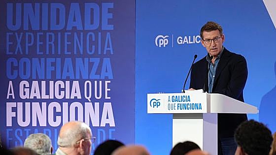Feijóo admite que tuvo la amnistía de Junts sobre la mesa «24 horas» y la descartó por «ilegal»