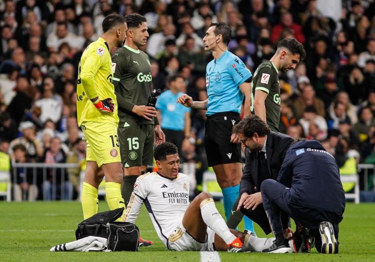 Jude Bellingham, tras resultar lesionado en el Bernabéu ante el Girona.