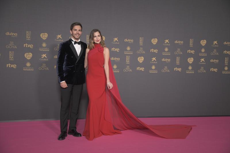 El actor Marc Clotet y la actriz Natalia Sánchez posan en la alfombra rosa