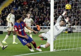 Lamine Yamal tiró del Barça con sus dos goles pero fue insuficiente ante el Granada.