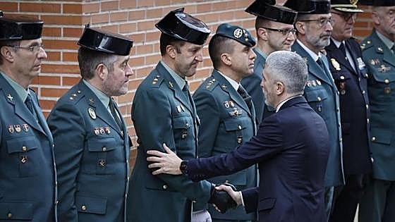 La viuda del guardia civil fallecido en Barbate se niega a que Marlaska le coloque una medalla