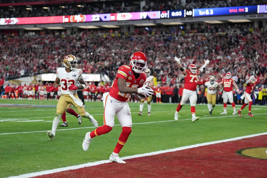 Mecole Hardman anotó el touchdown que le dio el título a los Kansas City Chiefs cuando restaban tres segundos de la prórroga.