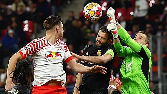 La gran noche de Lunin ante el Leipzig que le consagra como titular en el Madrid