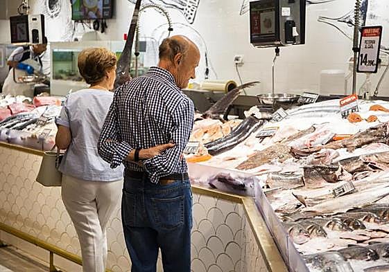 Clientes en un supermercado.