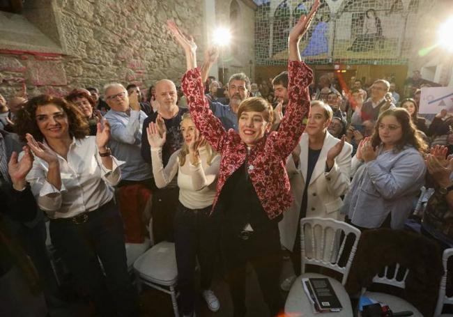 Marta Lois y Yolanda Díaz protagonizan el cierre de campaña de Sumar este viernes en Santiago de Compostela.