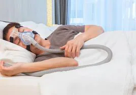 La máquina Cpap es uno de los tratamientos indicados contra la apnea del sueño.