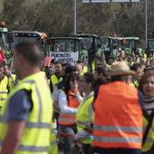 La gran tractorada llega a Madrid y mete presión a Planas