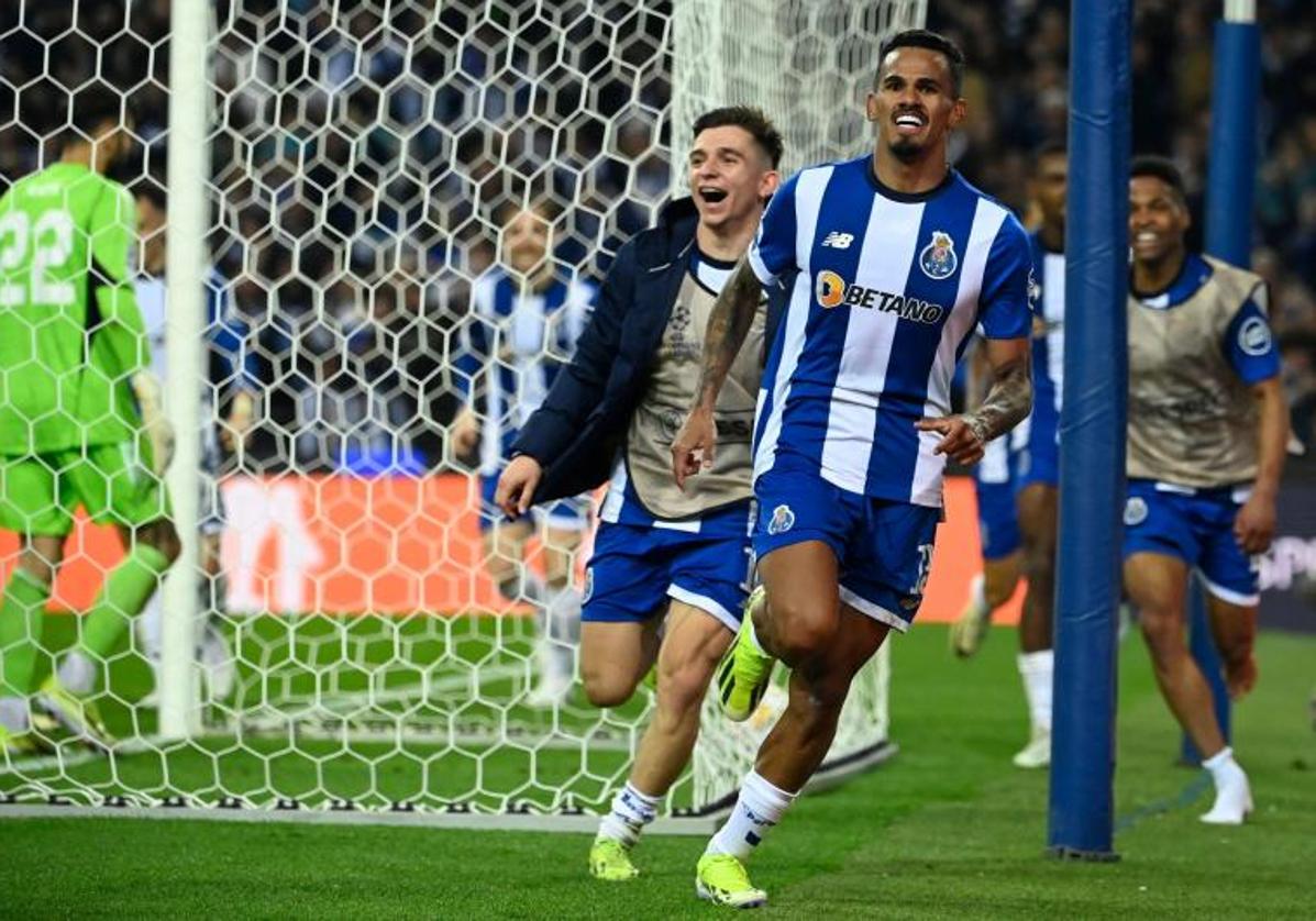 Galeno celebra el gol de la victoria para el Oporto.